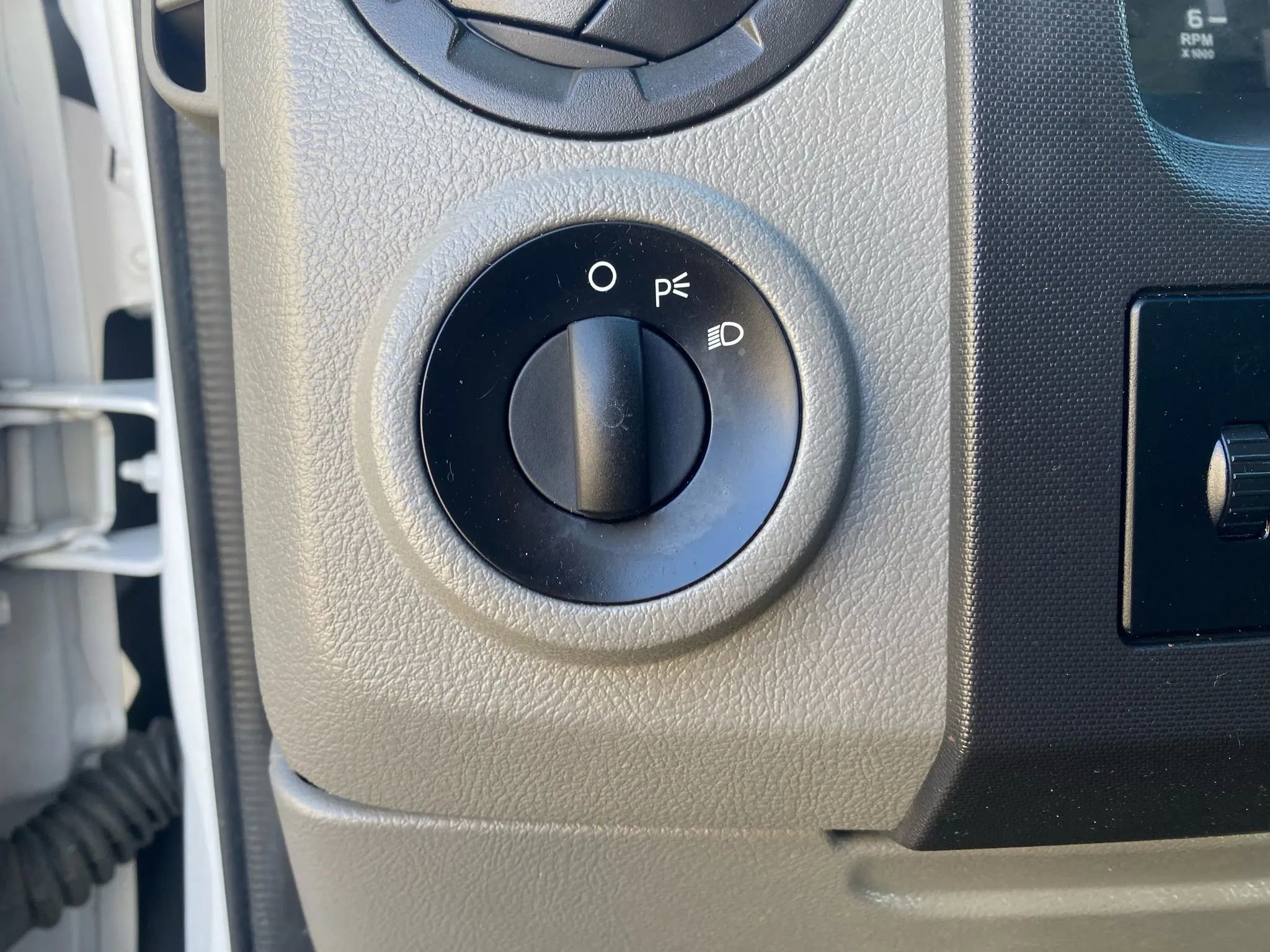 Used 2015 Ford E-350 and Econoline 350 Super Duty w/ Power Windows & Locks Group RWD image 15