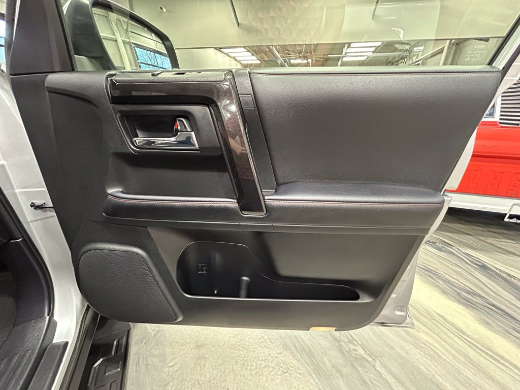 Used 2024 Toyota 4Runner TRD Off-Road Premium AWD/4WD image 39
