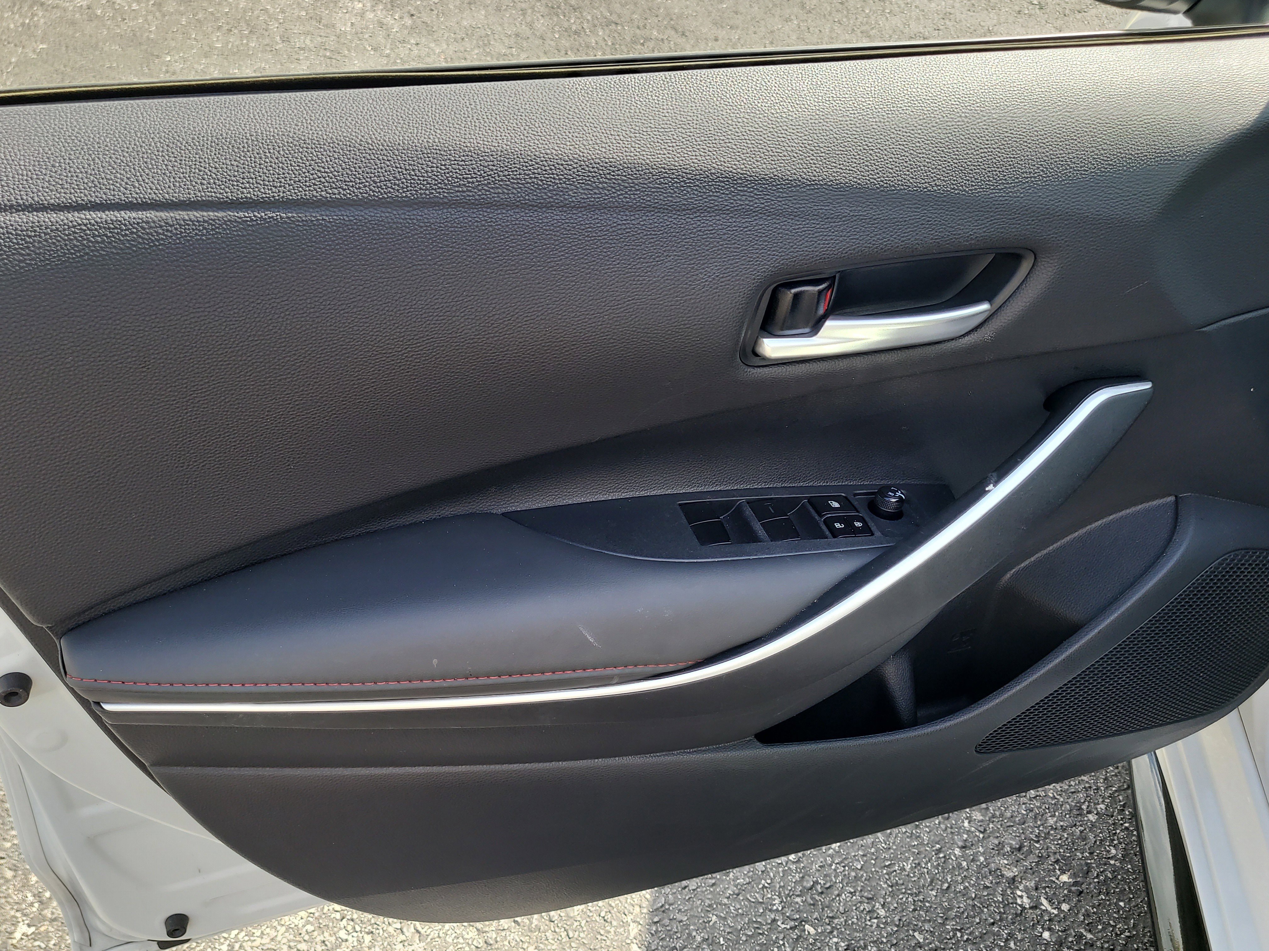 Certified 2025 Toyota Corolla SE image 16