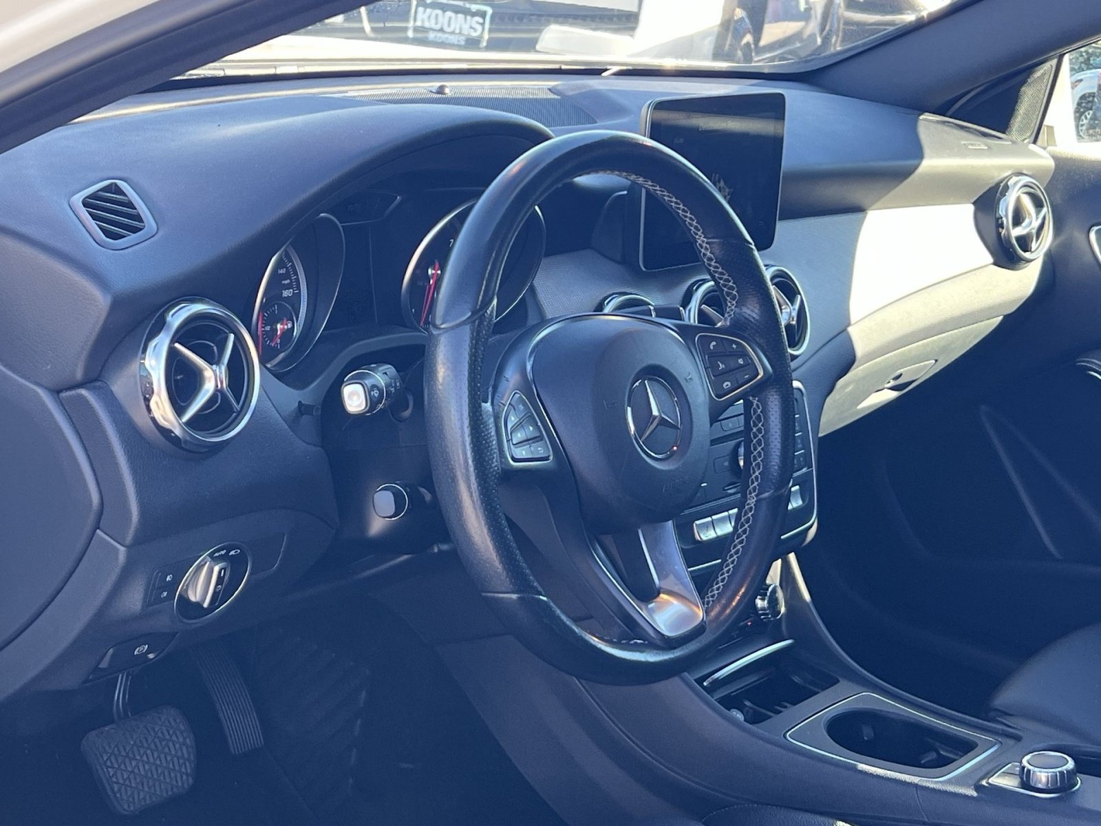 Used 2018 Mercedes-Benz GLA 250 image 16