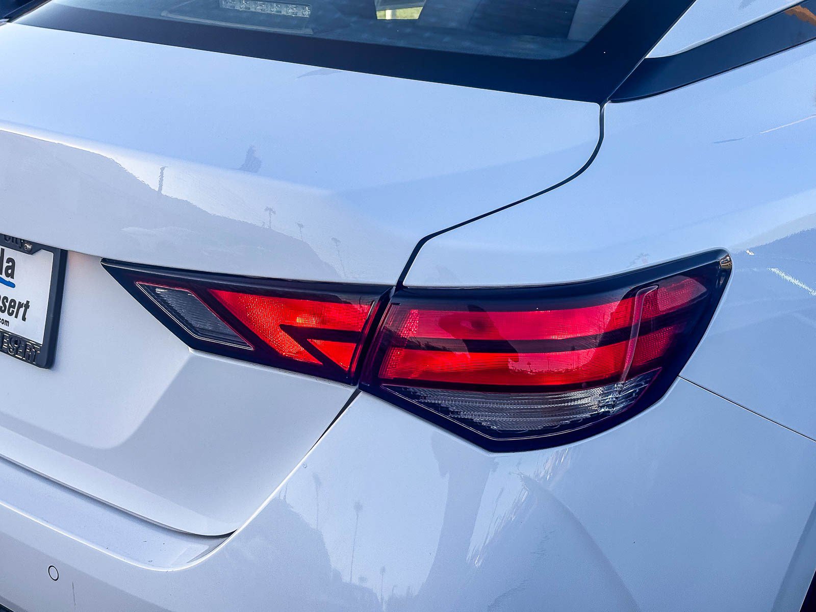 Used 2025 Nissan Sentra SV FWD image 8