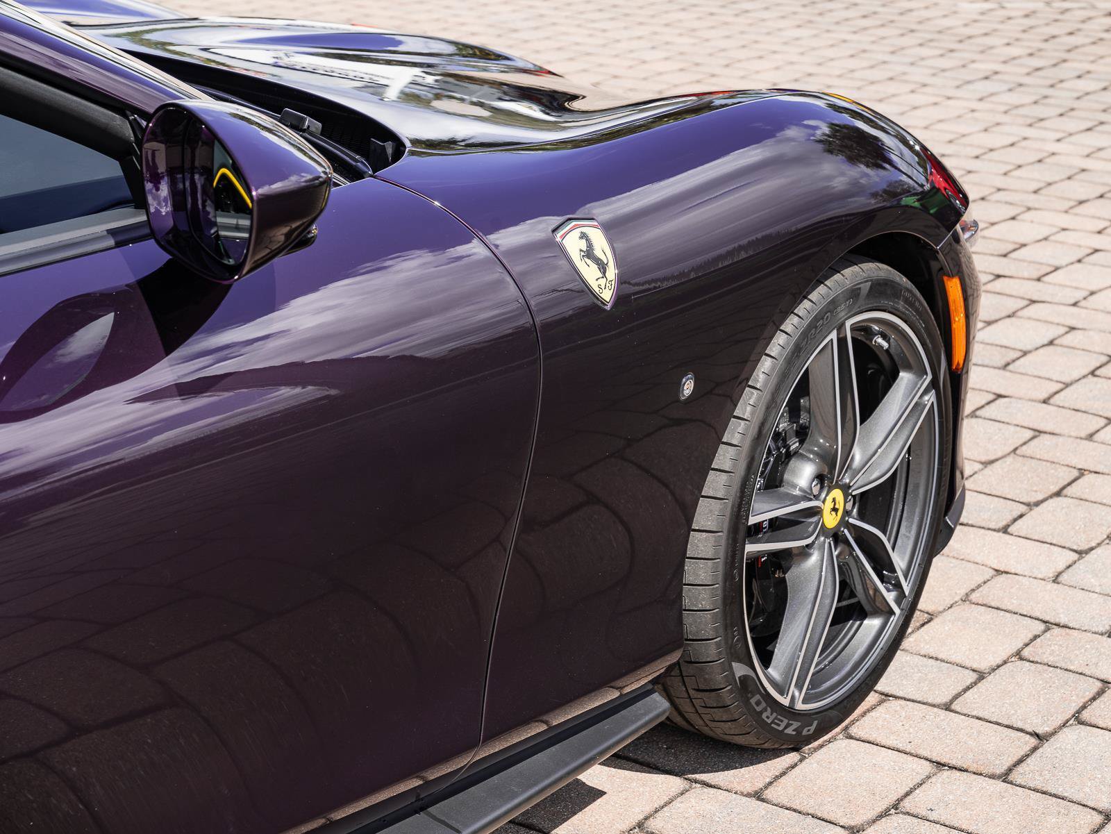 Used 2025 Ferrari Roma Spider RWD image 11