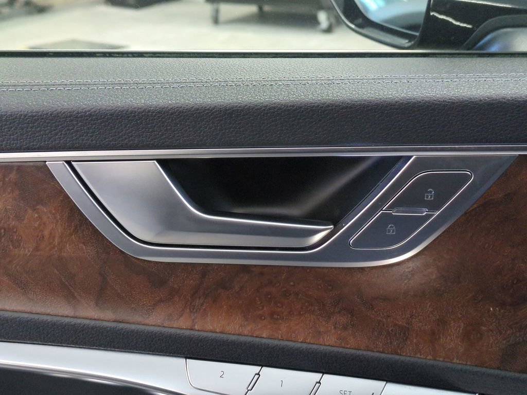 Used 2020 Audi A6 3.0T allroad Premium Plus w/ Audi Side Assist Package image 12