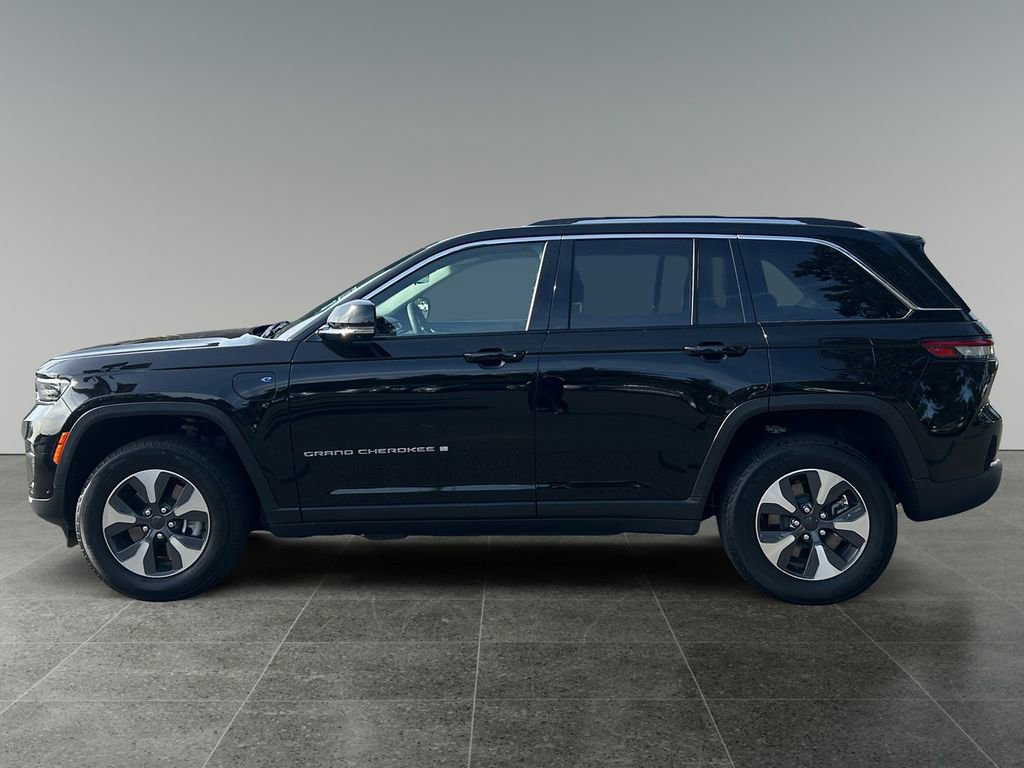 Used 2022 Jeep Grand Cherokee Limited 4xe w/ Luxury Tech Group II AWD/4WD image 4