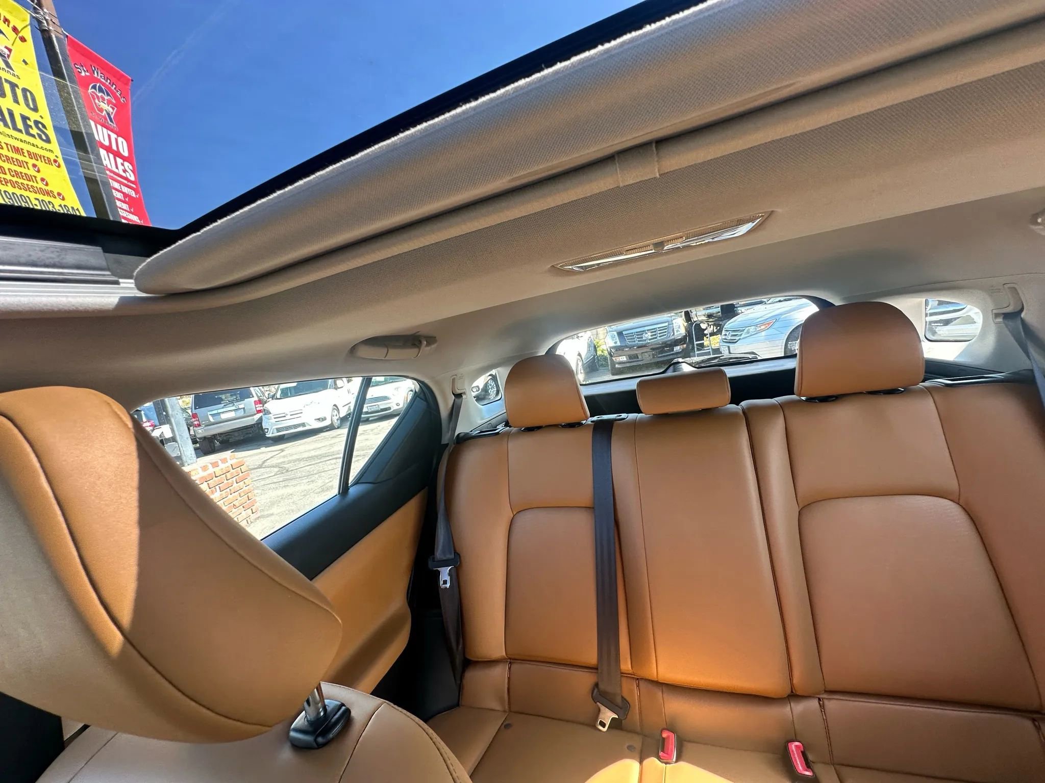 Used 2013 Lexus CT 200h w/ Premium Pkg w/Navigation FWD image 26