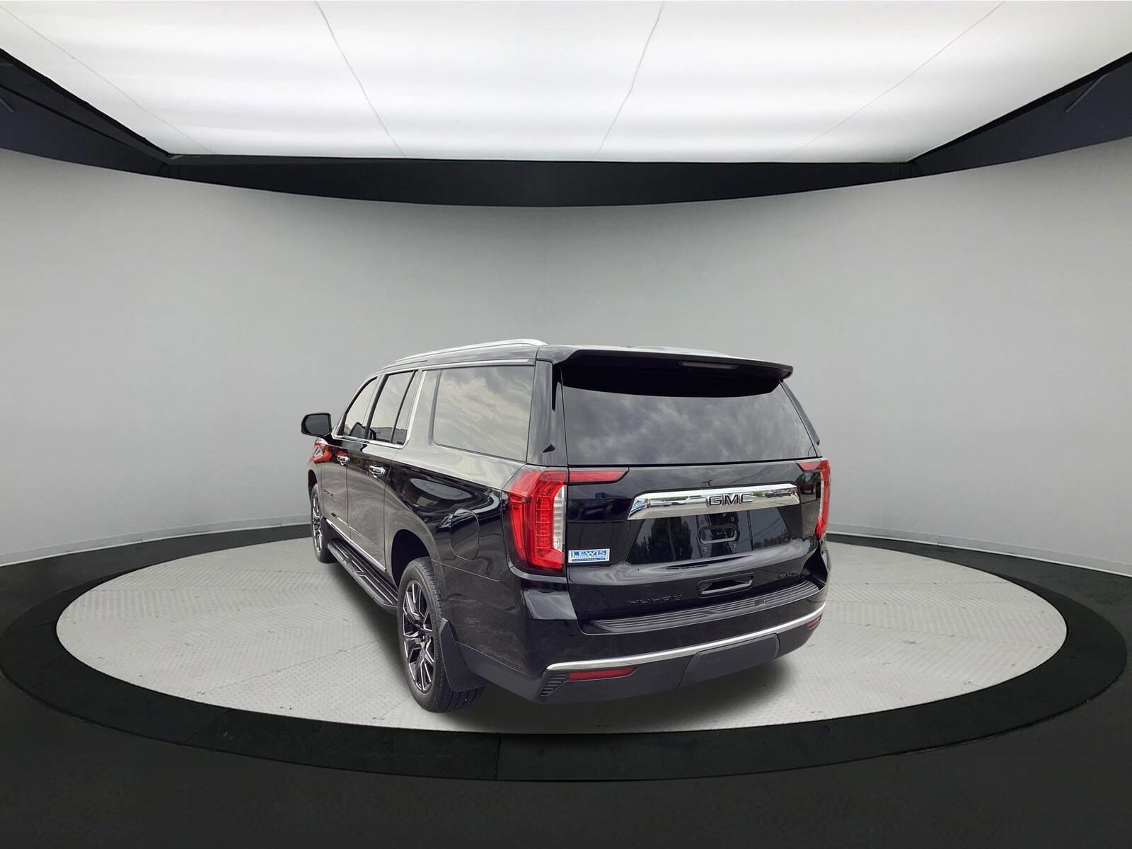 Used 2024 GMC Yukon XL SLT w/ SLT Premium Package AWD/4WD image 6
