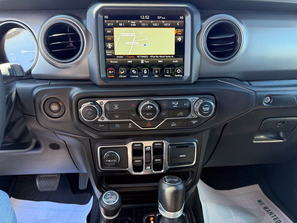 Used 2023 Jeep Wrangler Unlimited w/ Sun & Screen Package AWD/4WD image 27
