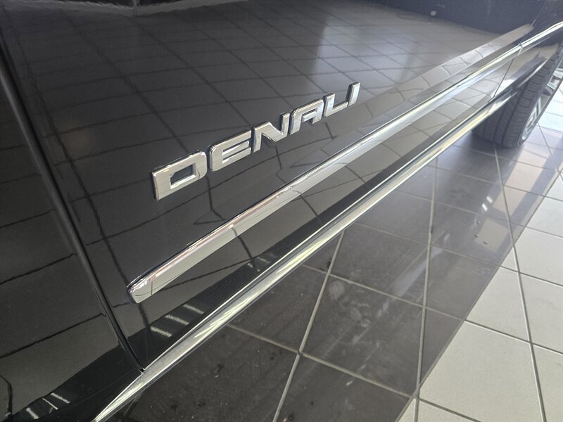 Used 2019 GMC Yukon Denali w/ Denali Ultimate Package AWD/4WD image 43