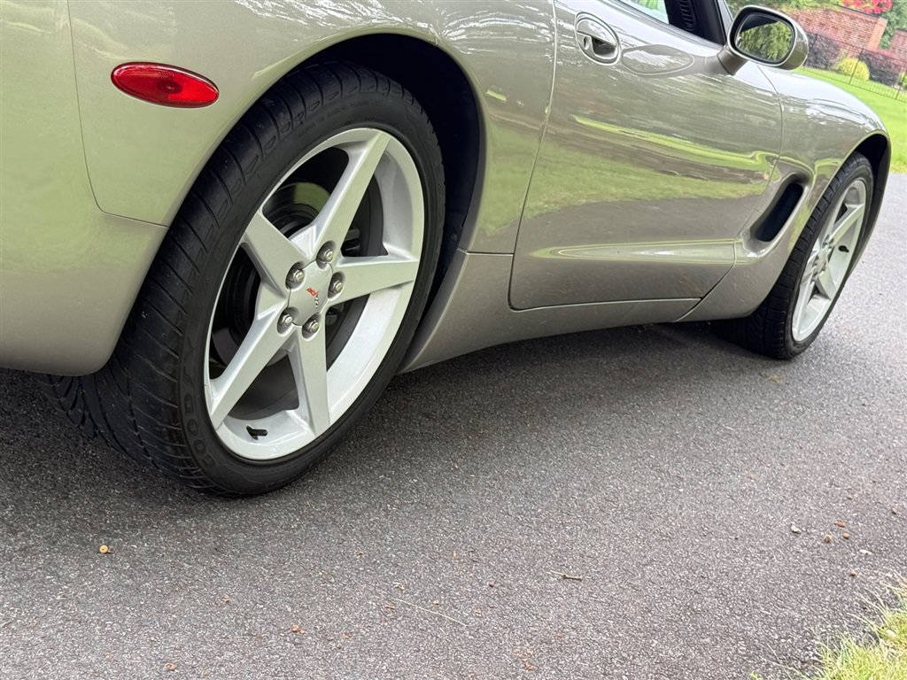 Used 1999 Chevrolet Corvette Convertible w/ Memory Pkg RWD image 39