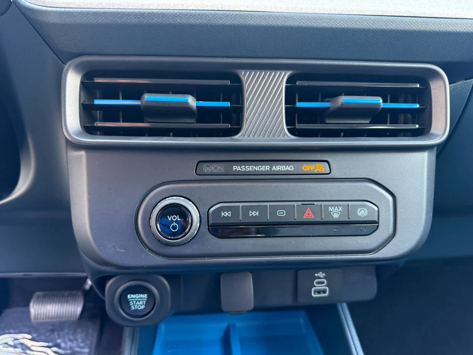 New 2025 Ford Maverick XLT image 13