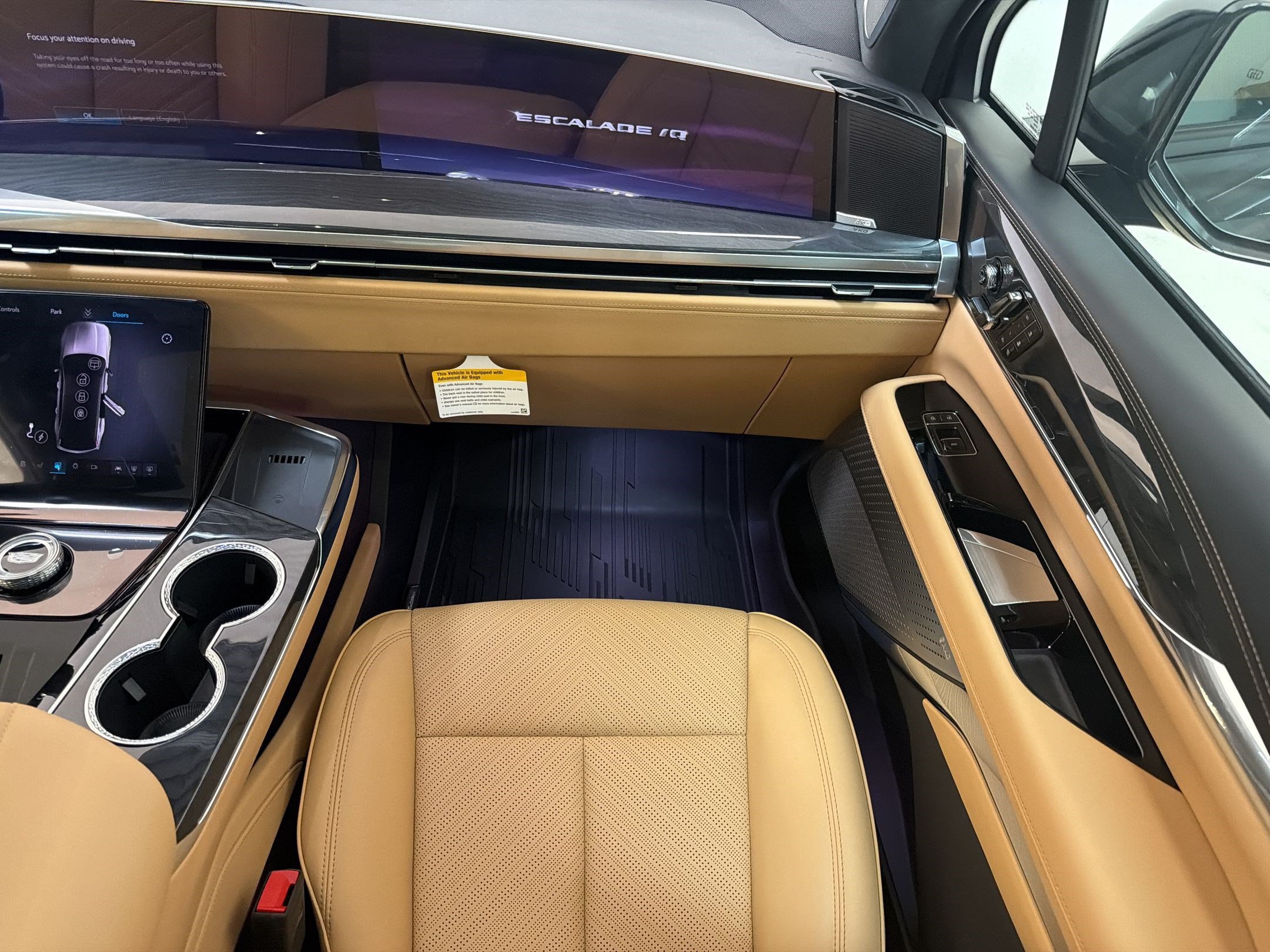 New 2026 Cadillac Escalade IQ Sport 2 w/ LPO, Floor Liner Package AWD/4WD image 27
