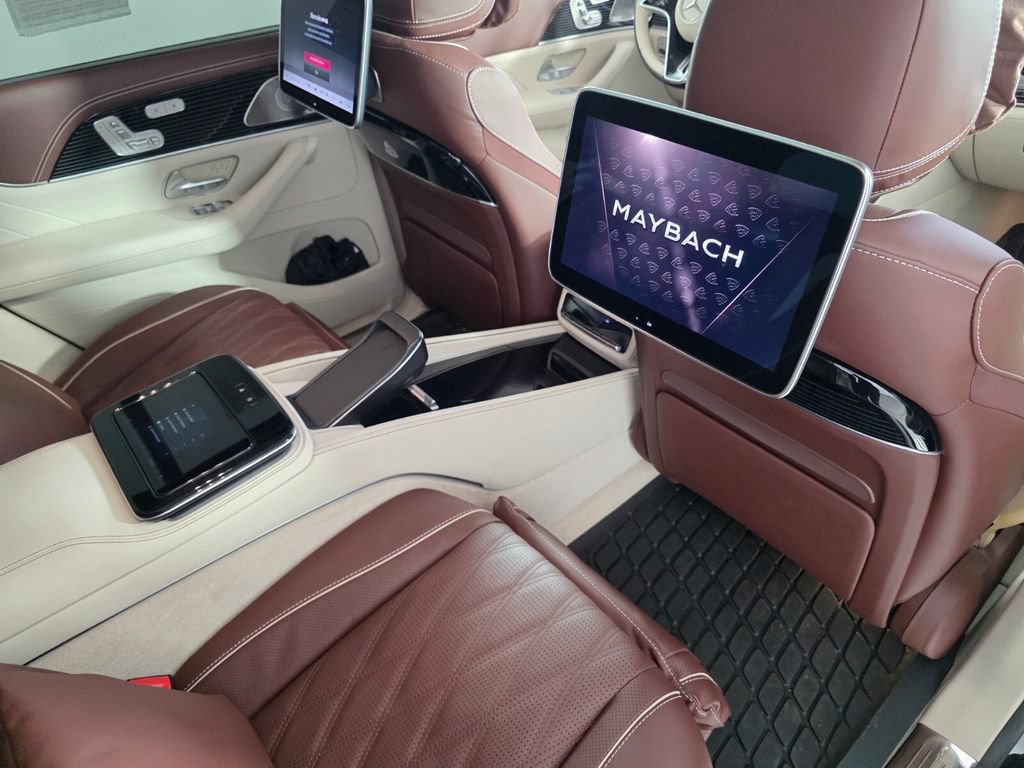 Certified 2025 Mercedes-Benz Maybach GLS 600 4MATIC image 32