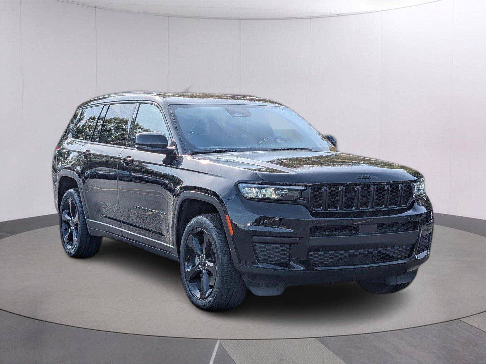 Used 2025 Jeep Grand Cherokee L Altitude RWD image 9
