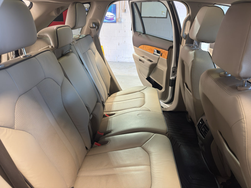 Used 2015 Lincoln MKX AWD w/ Equipment Group 102A image 26