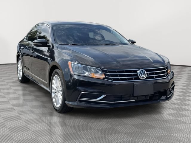 Used 2017 Volkswagen Passat 1.8T SE FWD image 4