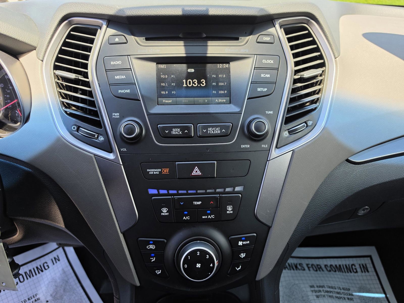 Used 2016 Hyundai Santa Fe SE AWD/4WD image 24