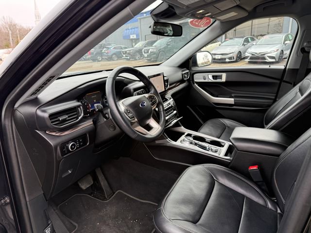 Used 2023 Ford Explorer Limited w/ Equipment Group 301A image 3