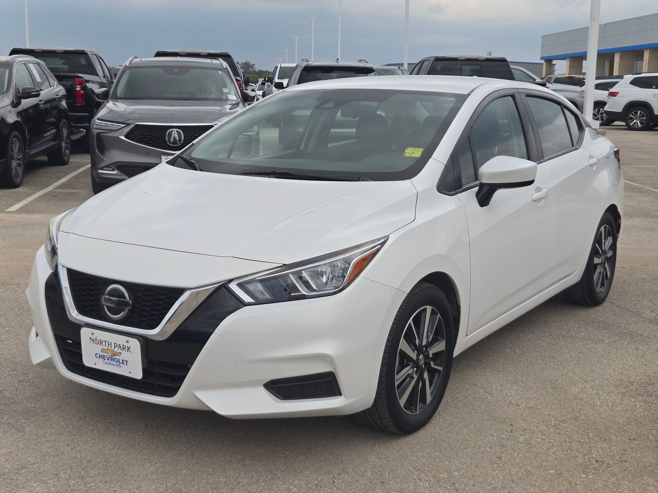 Used 2022 Nissan Versa SV FWD image 8