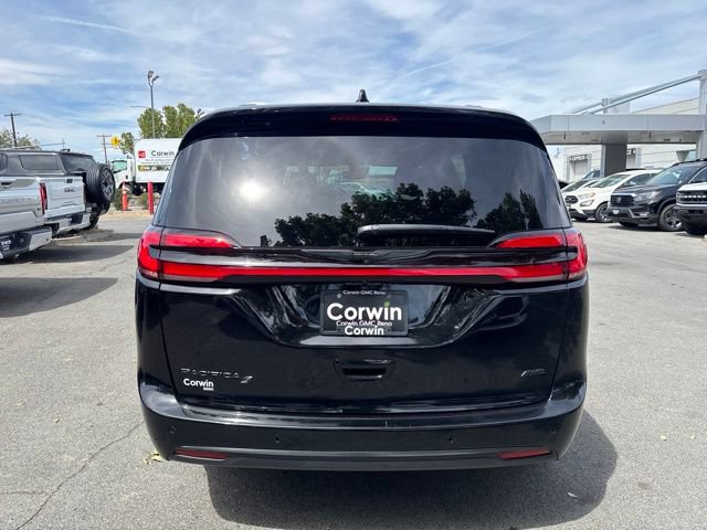 Used 2026 Chrysler Pacifica Select w/ S Appearance Package AWD/4WD image 5