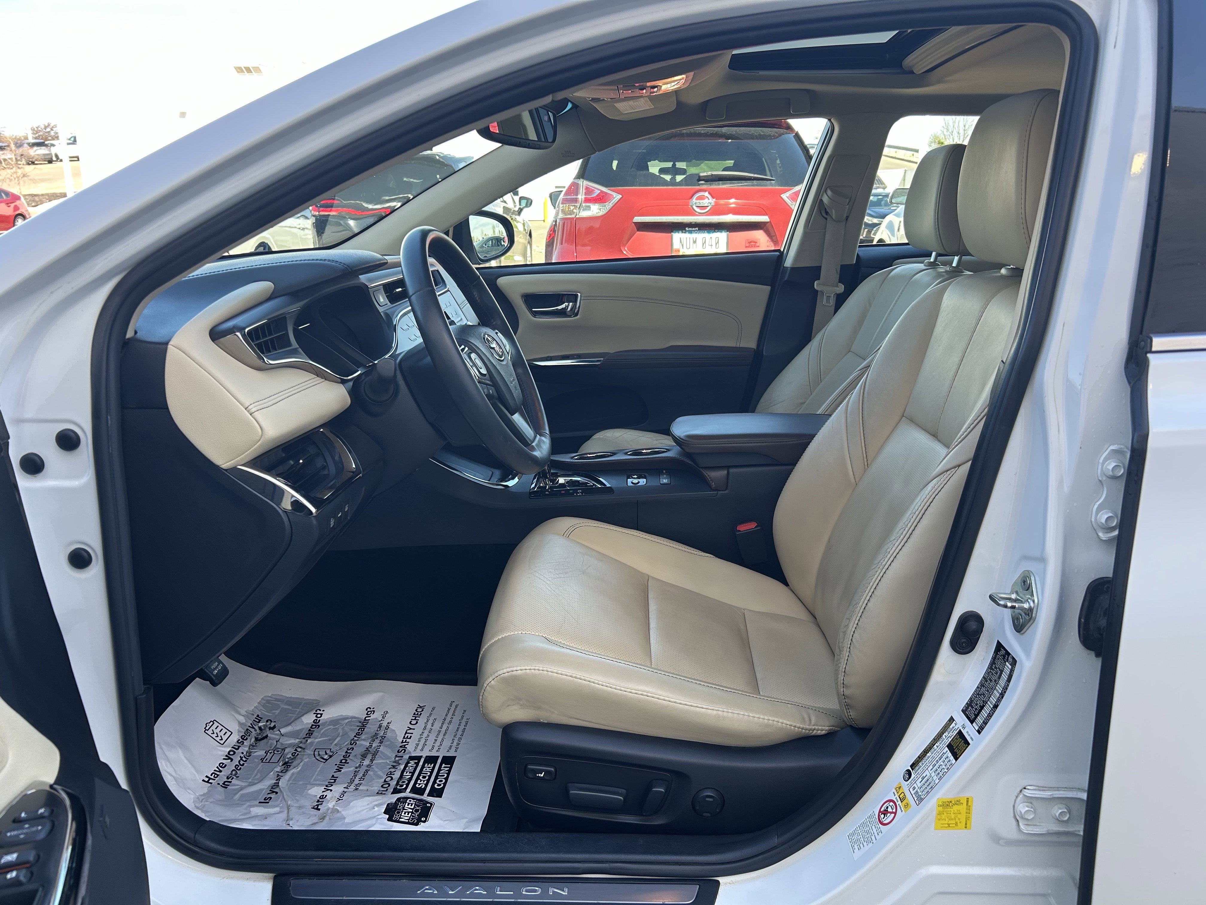 Used 2016 Toyota Avalon Limited w/ Toyota Safety Sense Package FWD image 13