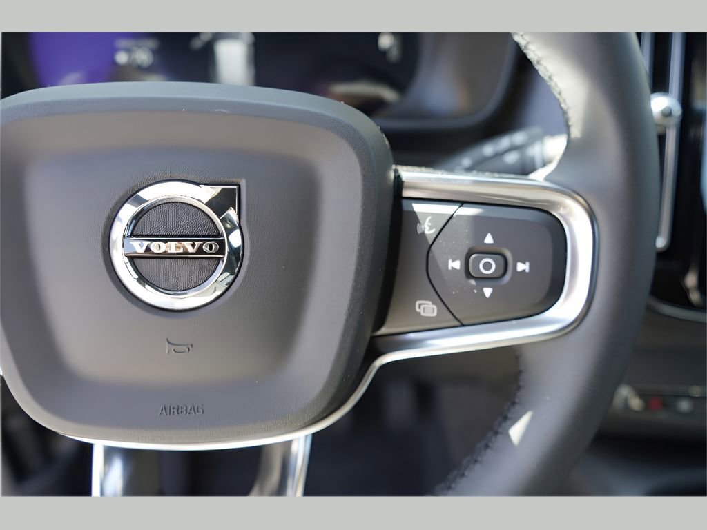 New 2025 Volvo EX40 Core w/ Climate Package image 14
