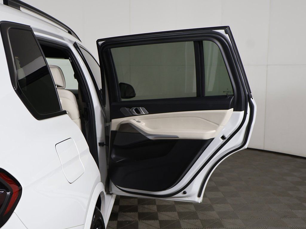 Used 2024 BMW X7 xDrive40i w/ Executive Package image 30