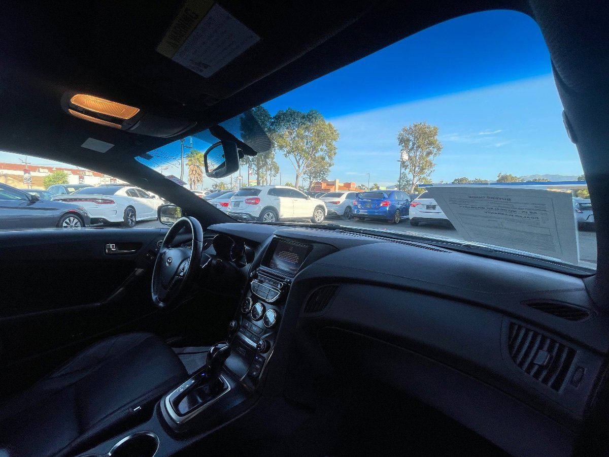 Used 2014 Hyundai Genesis 3.8 RWD image 12