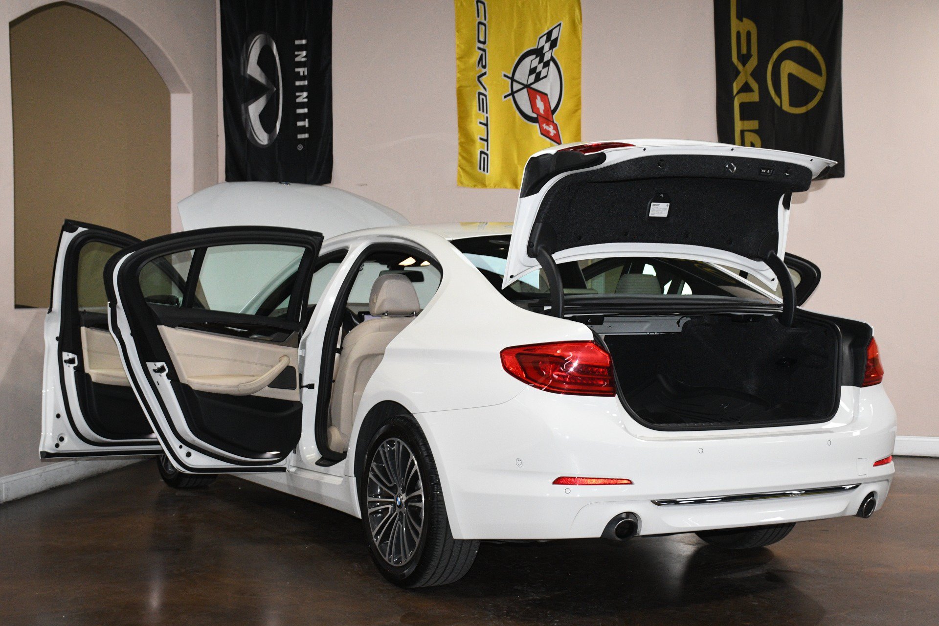 Used 2020 BMW 530i w/ Premium Package RWD image 92