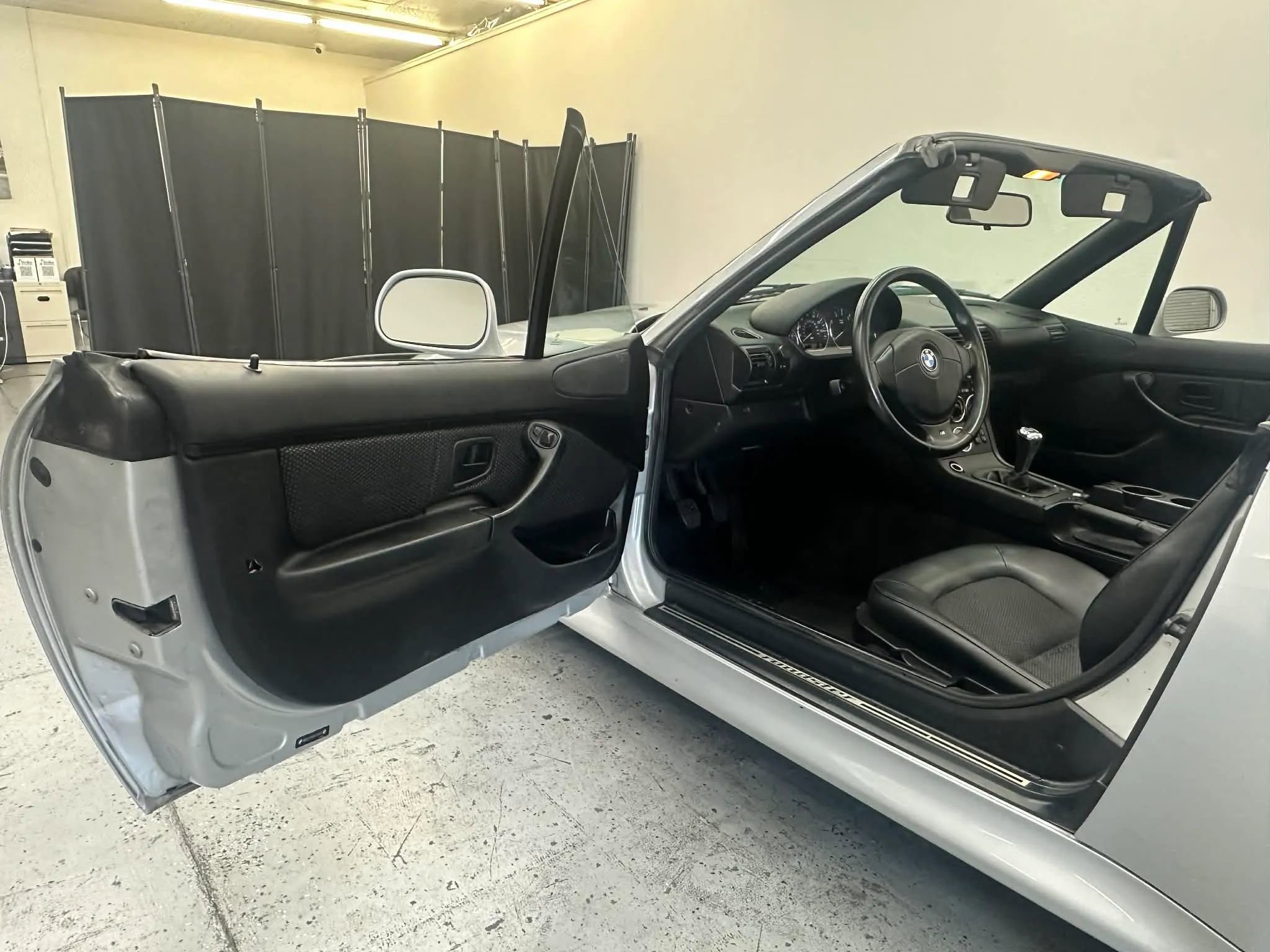 Used 2000 BMW Z3 2.5i image 41