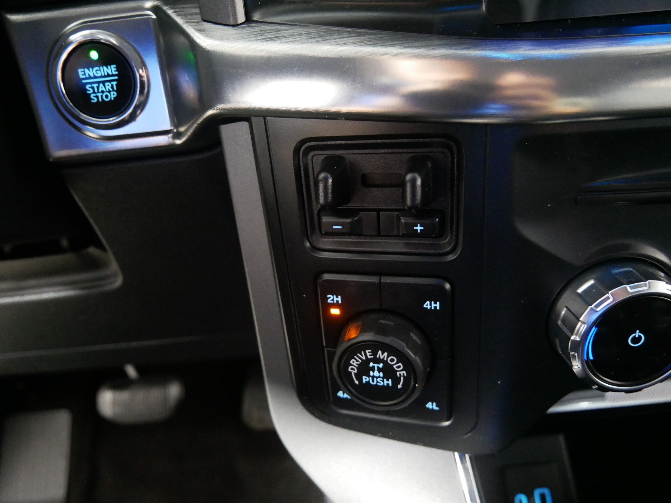 Used 2022 Ford F150 Lariat AWD/4WD image 29