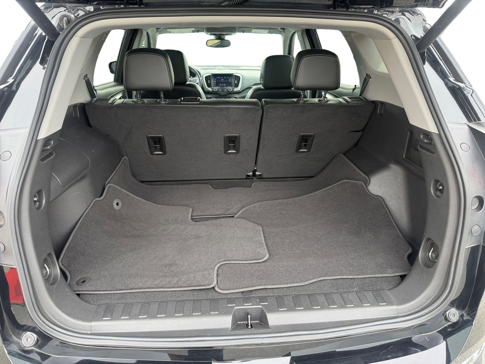 Used 2022 GMC Terrain SLT w/ Infotainment Package II image 17