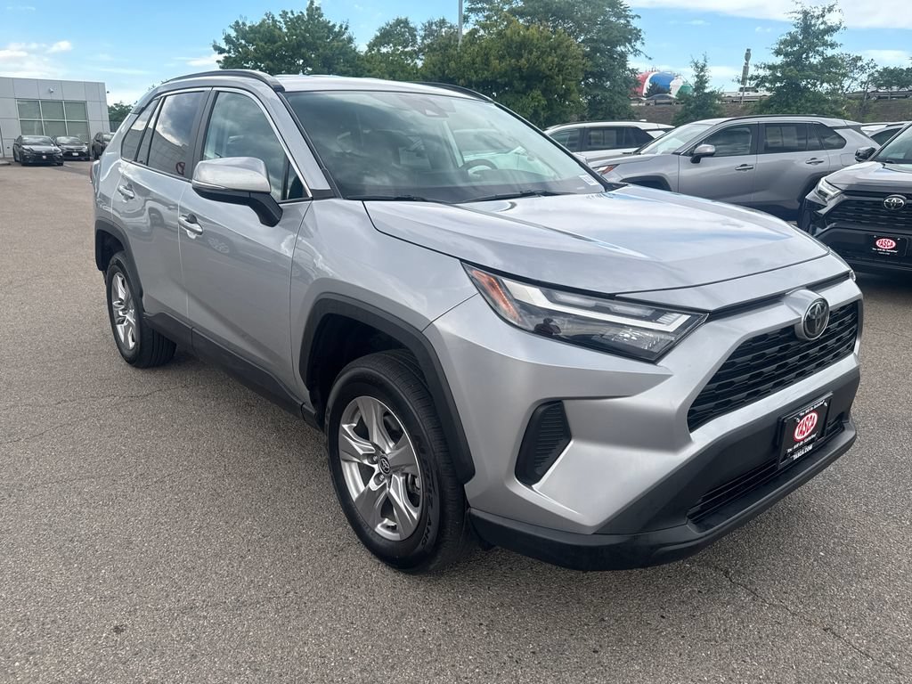 Used 2025 Toyota RAV4 XLE AWD/4WD image 10