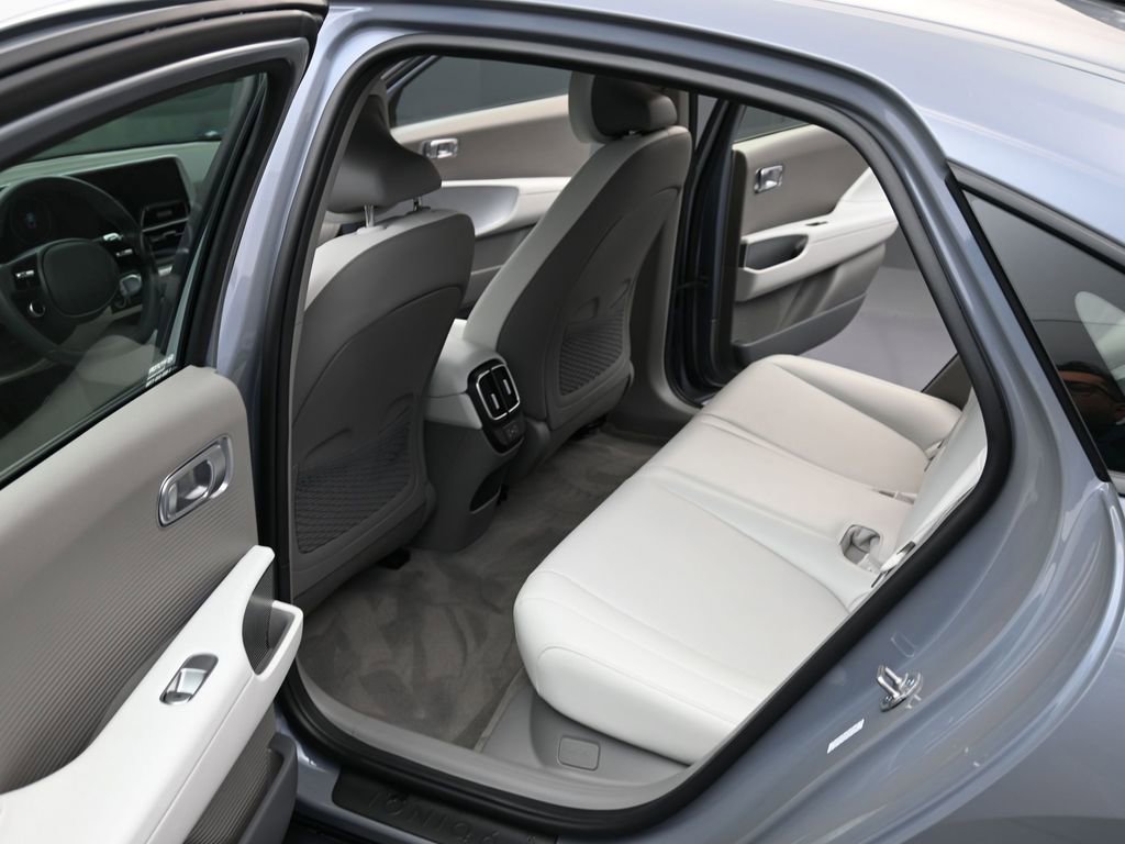 Used 2024 Hyundai Ioniq 6 SEL image 11