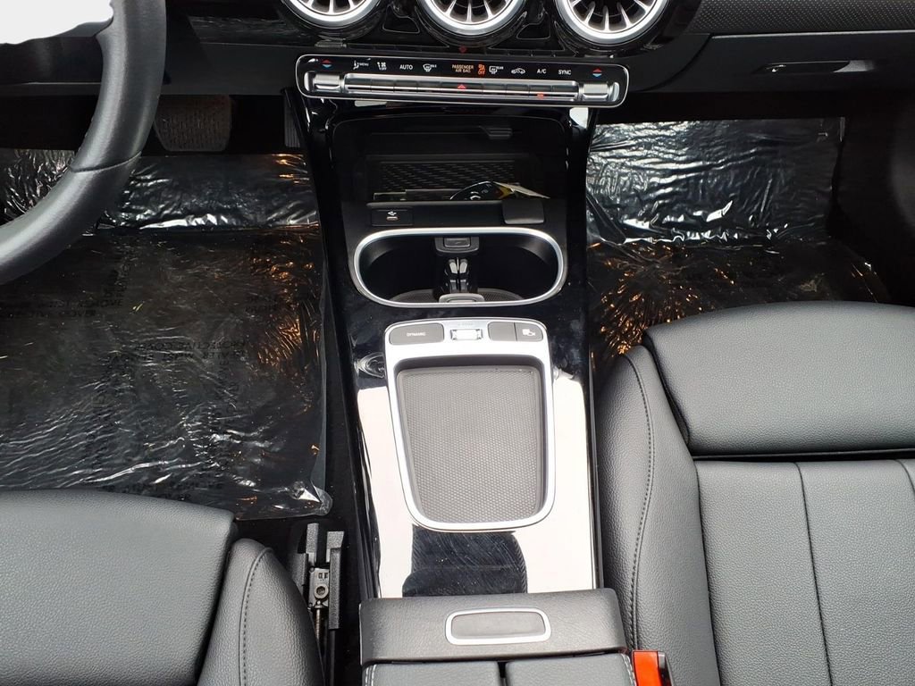 Used 2025 Mercedes-Benz CLA 250 image 13