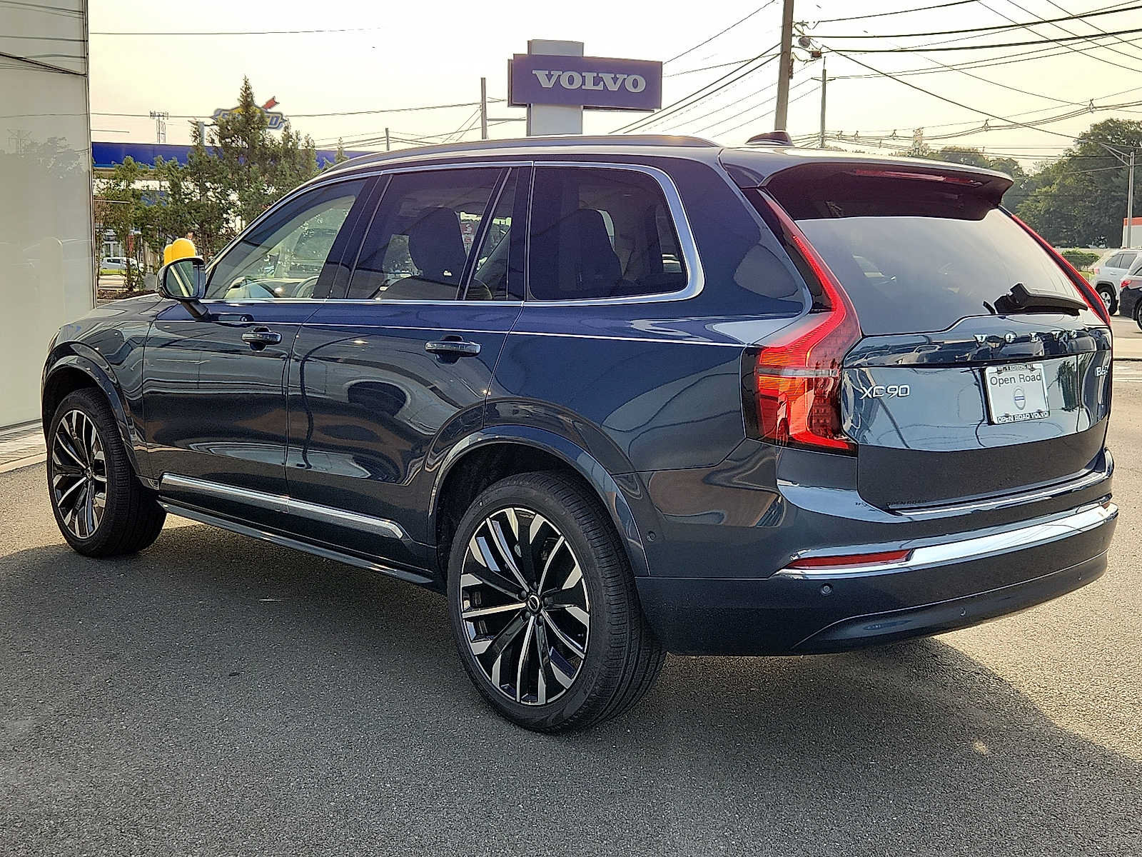 Used 2026 Volvo XC90 B6 Ultra w/ Protection Package Premier AWD/4WD image 4