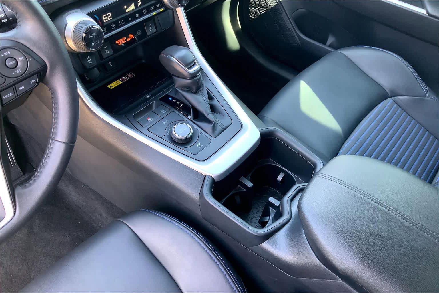 Used 2022 Toyota RAV4 XSE image 17