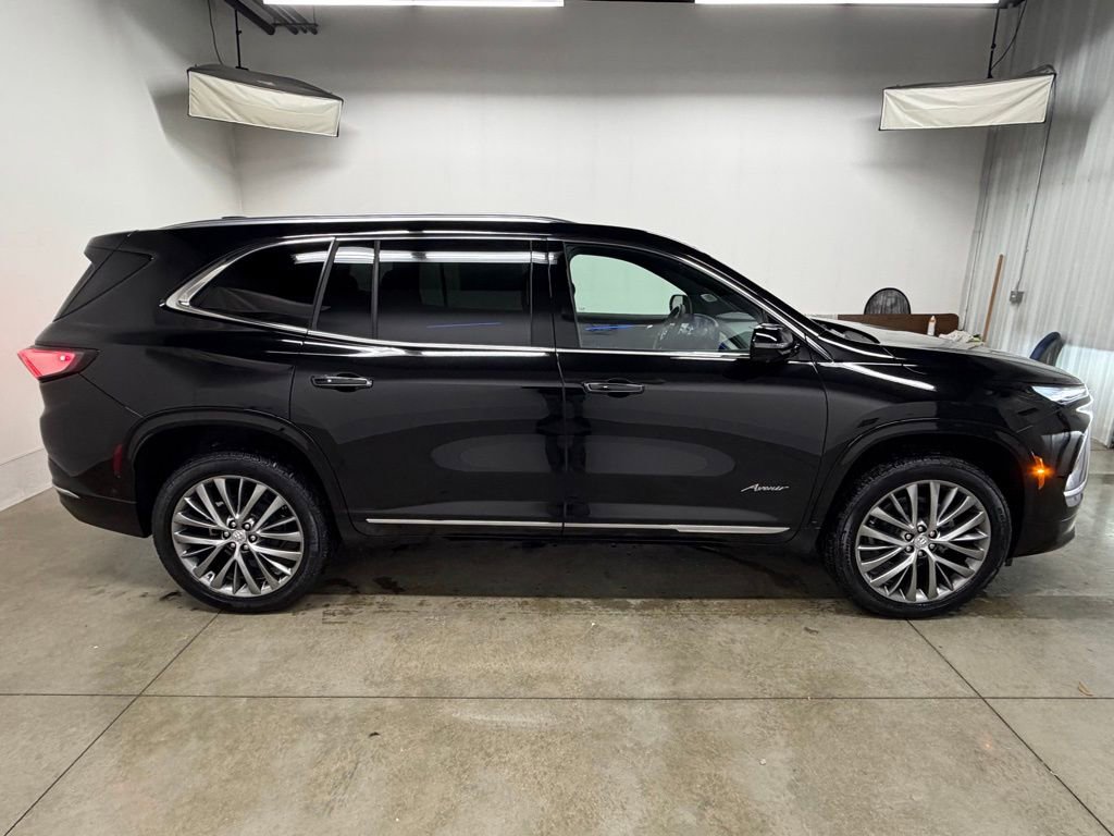New 2026 Buick Enclave Avenir w/ Super Cruise Package image 2