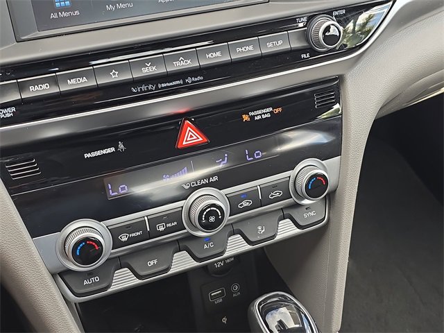 Used 2020 Hyundai Elantra Limited image 29