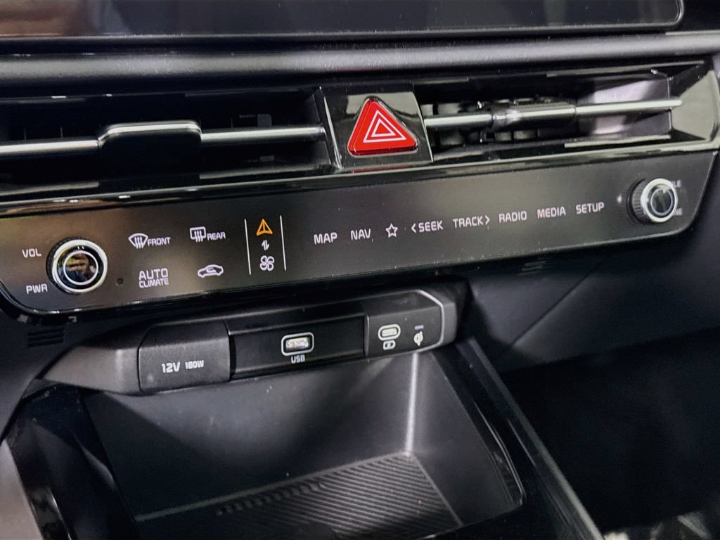 Used 2025 Kia Niro EX Touring FWD image 6