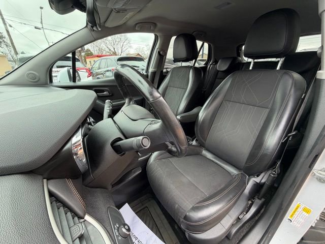 Used 2020 Chevrolet Trax LT w/ Driver Confidence Package AWD/4WD image 10