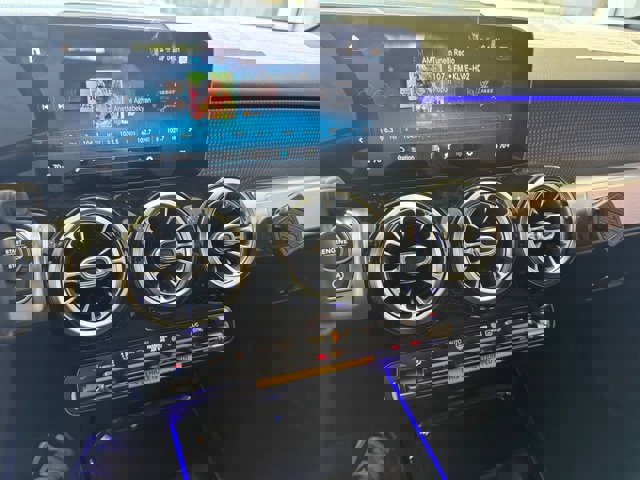 Used 2021 Mercedes-Benz GLB 250 image 10