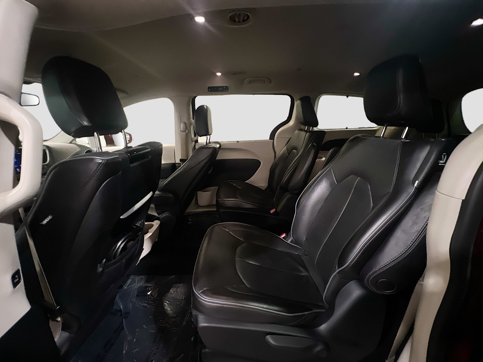 Used 2020 Chrysler Pacifica Limited FWD image 18