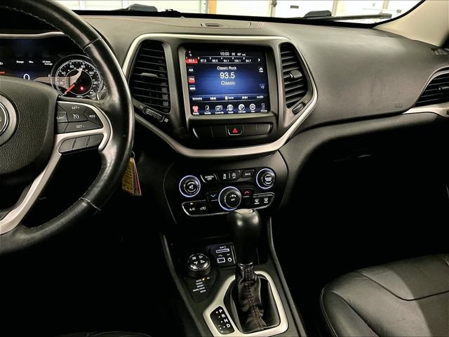 Used 2015 Jeep Cherokee Trailhawk w/ Leather Interior Group AWD/4WD image 7