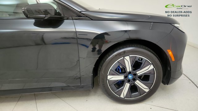 Used 2024 BMW iX xDrive50 w/ Premium Package AWD/4WD image 24