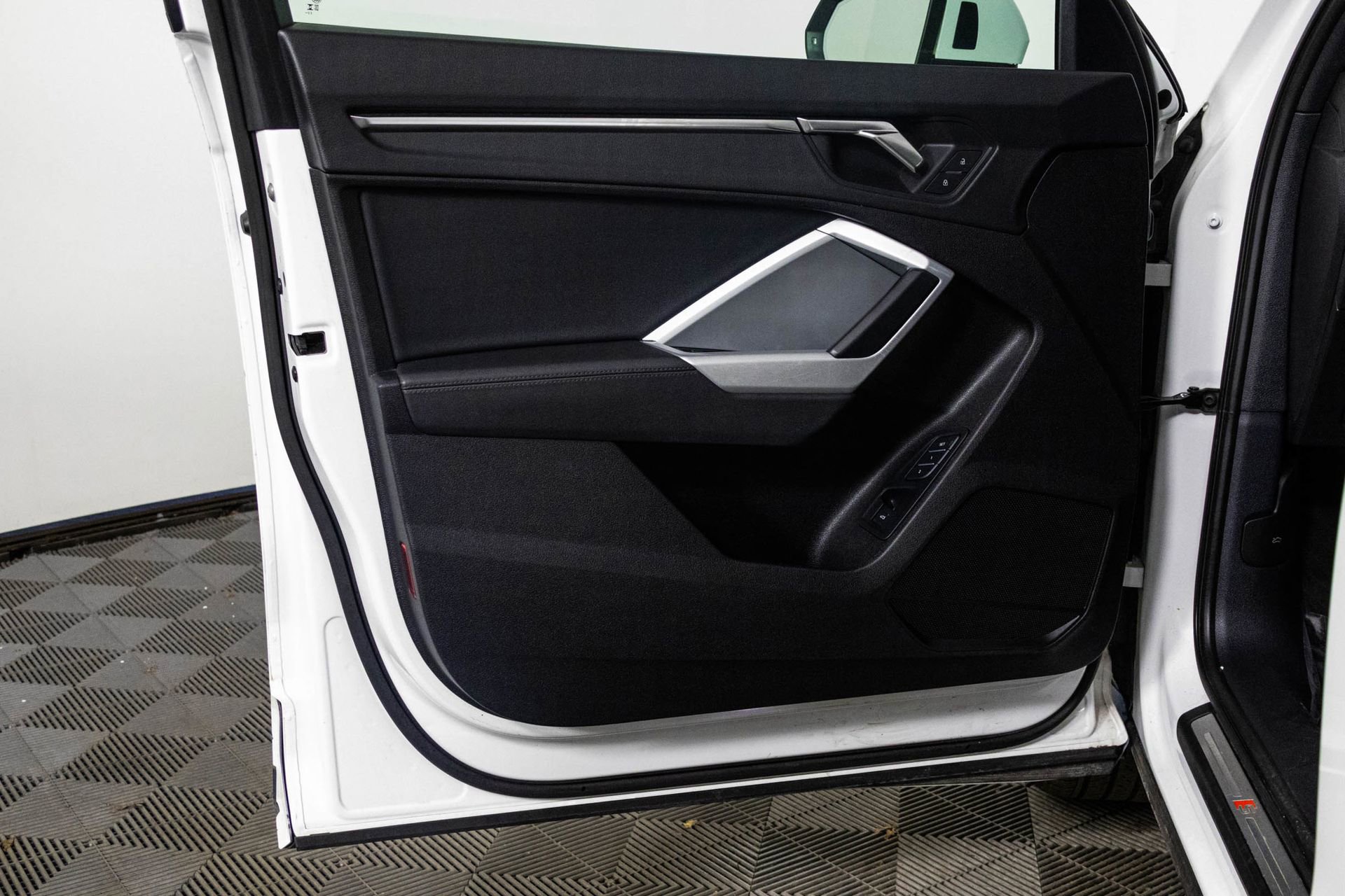 Used 2023 Audi Q3 2.0T Premium image 27