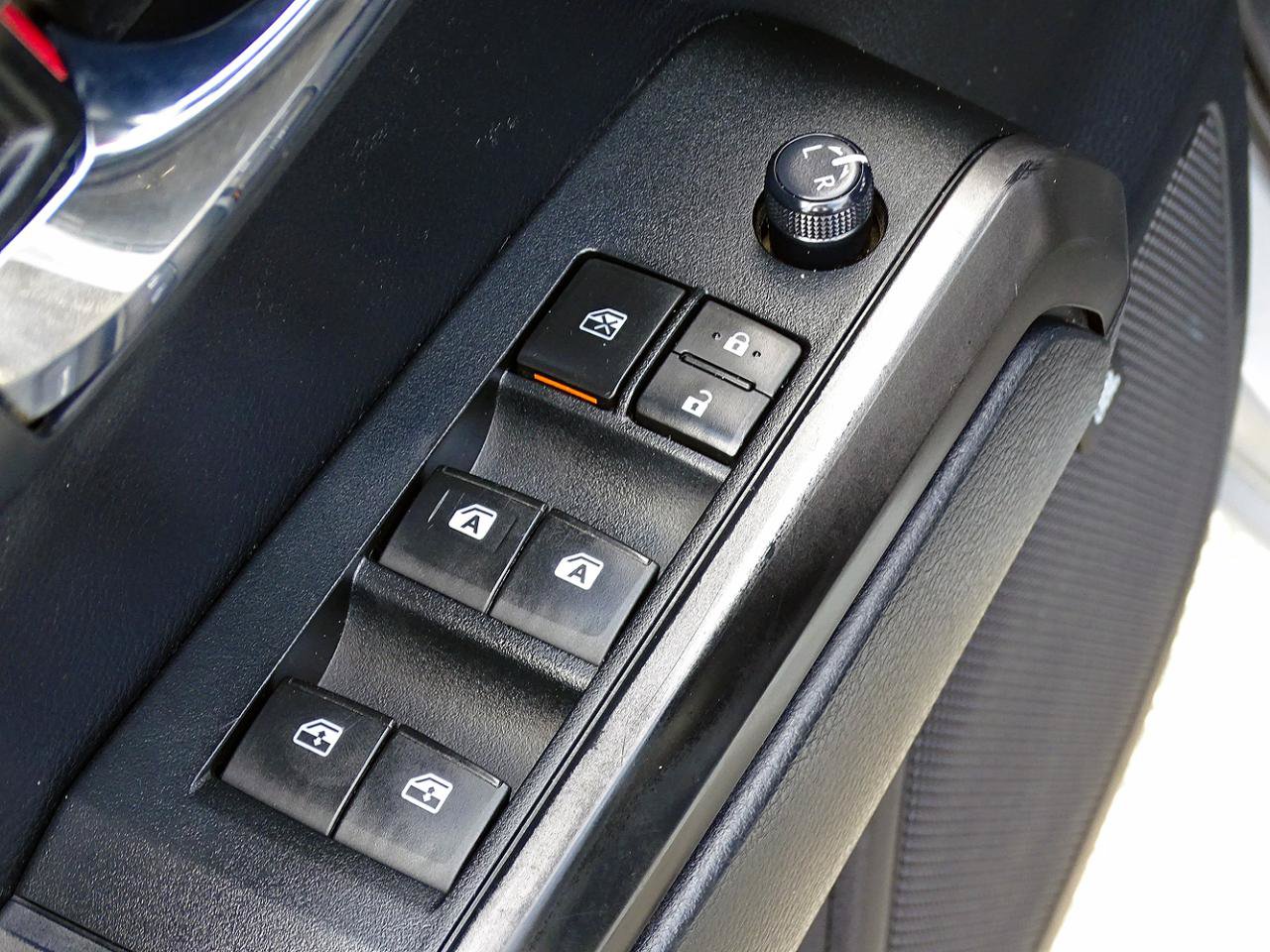 Used 2019 Toyota Tacoma TRD Off-Road AWD/4WD image 17