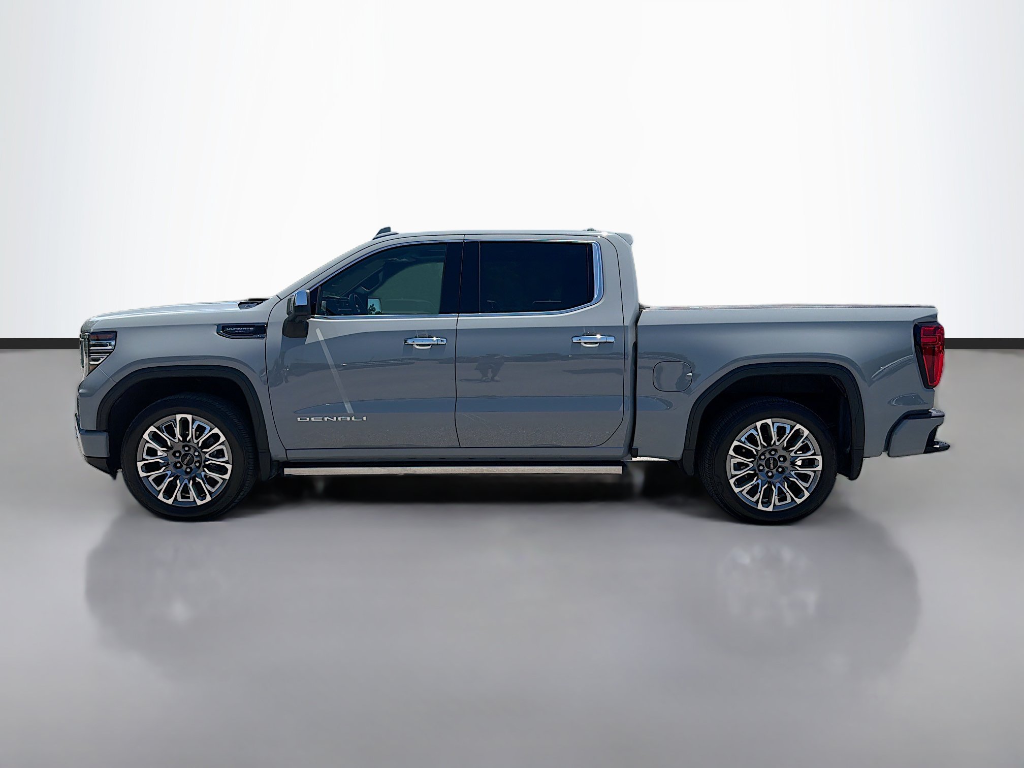Used 2025 GMC Sierra 1500 Denali Ultimate AWD/4WD image 2