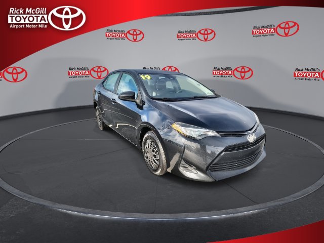 Used 2019 Toyota Corolla LE FWD image 2