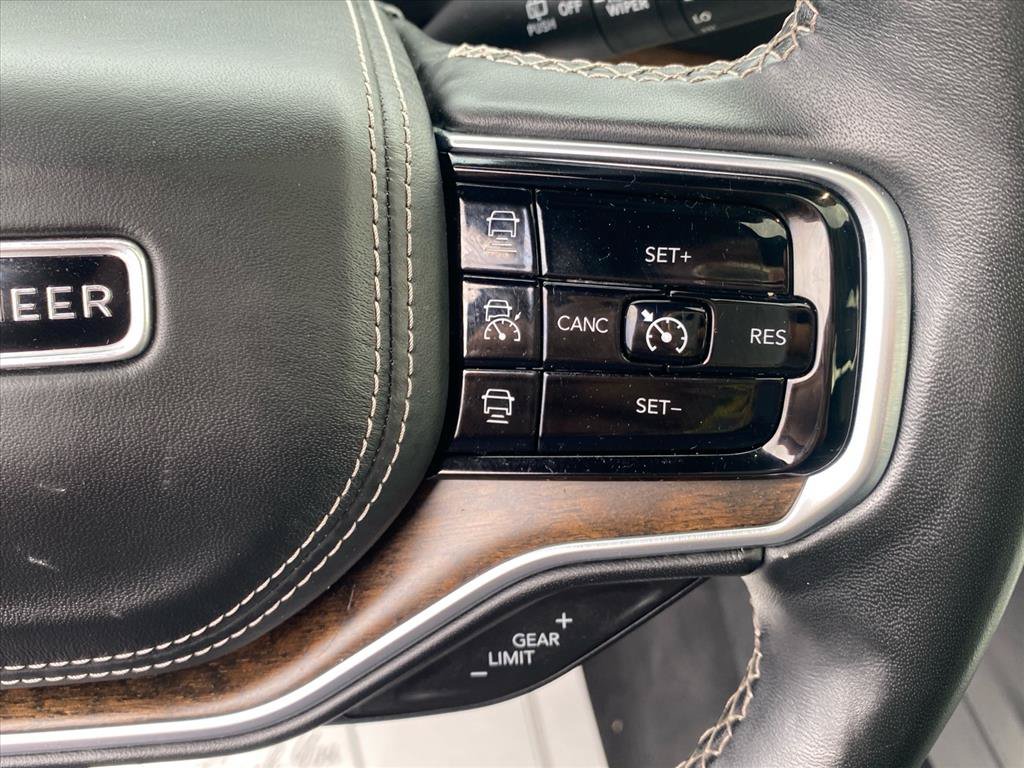 Used 2022 Jeep Grand Wagoneer Series II AWD/4WD image 18