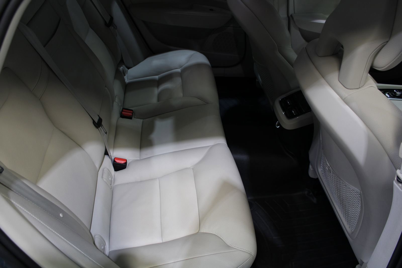 Used 2017 Volvo S90 T6 Momentum w/ Vision Package image 38